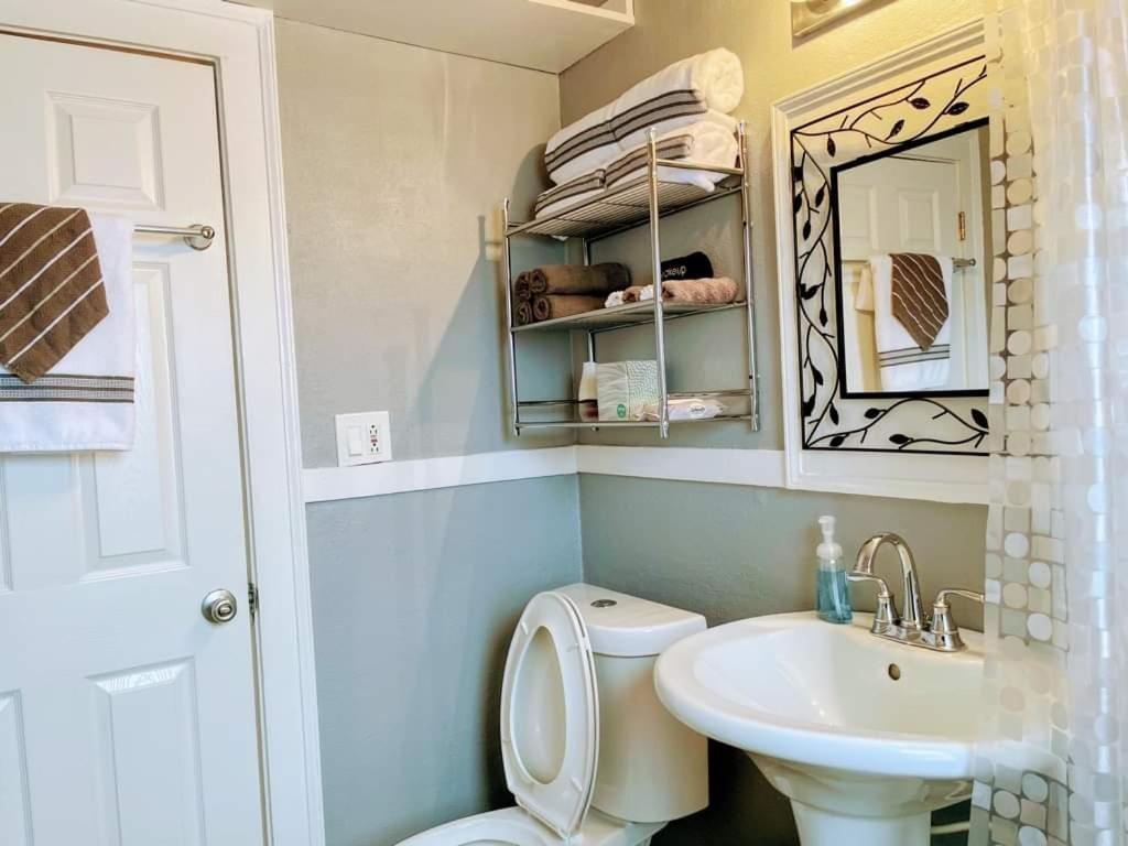 2 Bedroom Apt Near Great Lakes Naval Base And 6 Flags Уокиган Экстерьер фото