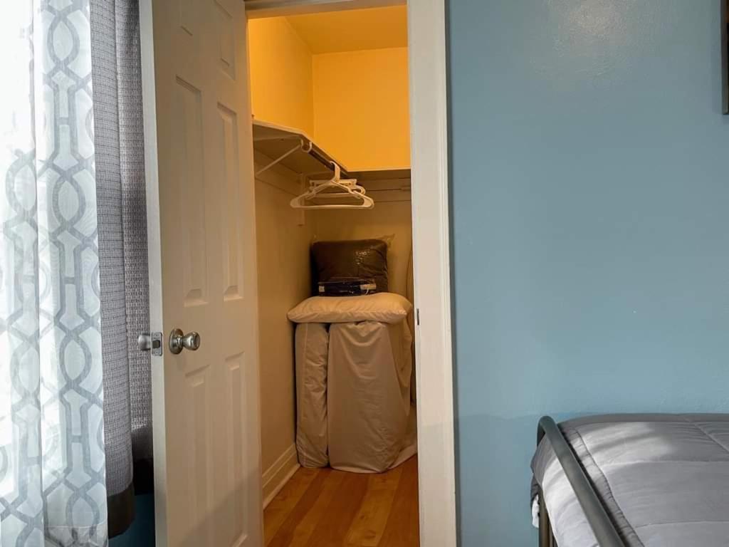 2 Bedroom Apt Near Great Lakes Naval Base And 6 Flags Уокиган Экстерьер фото